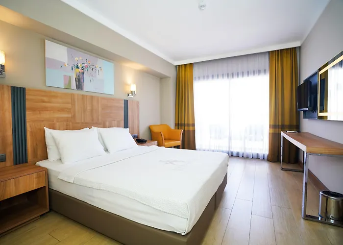 Julian Club Hotel